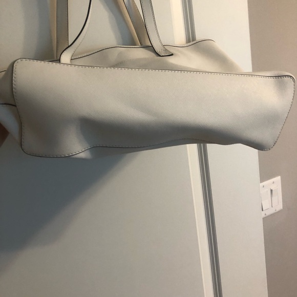 Michae Kors white purse - Picture 5 of 6